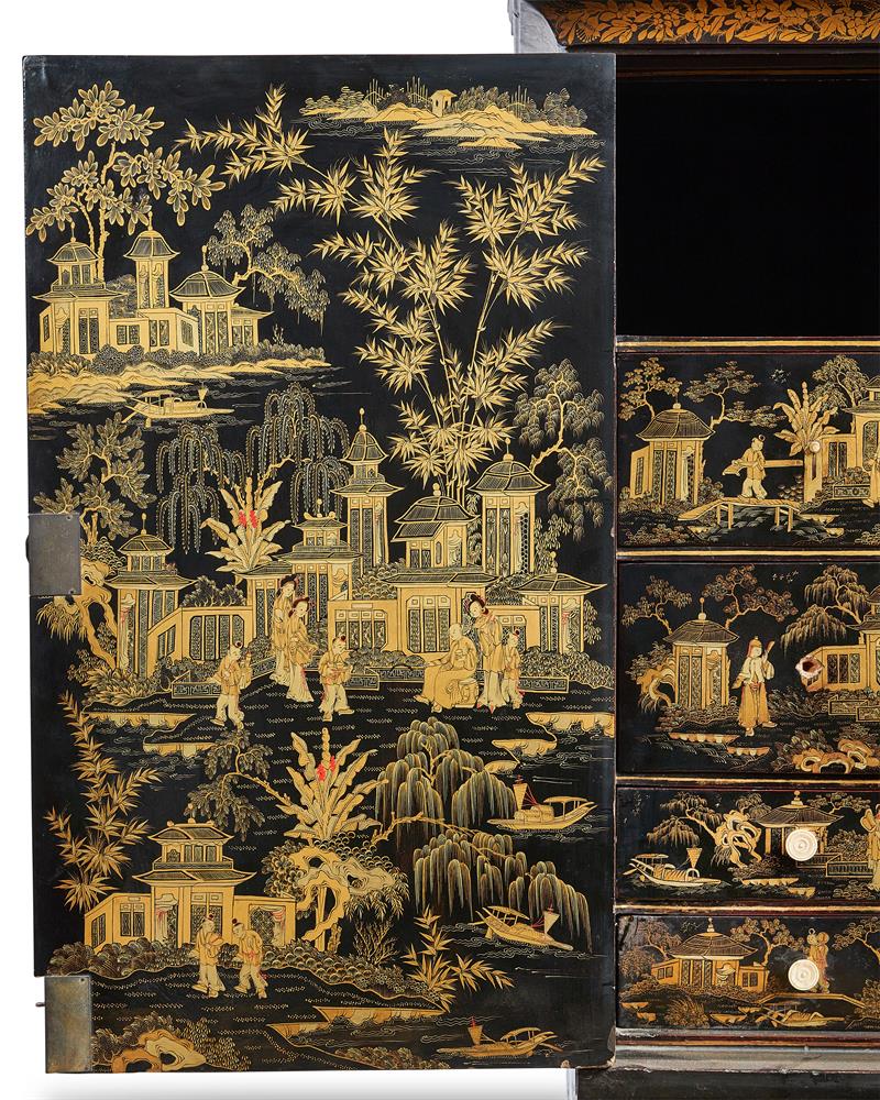 A CHINESE EXPORT BLACK AND GILT LACQUER CABINET, EARLY 19TH CENTURY - Image 10 of 12