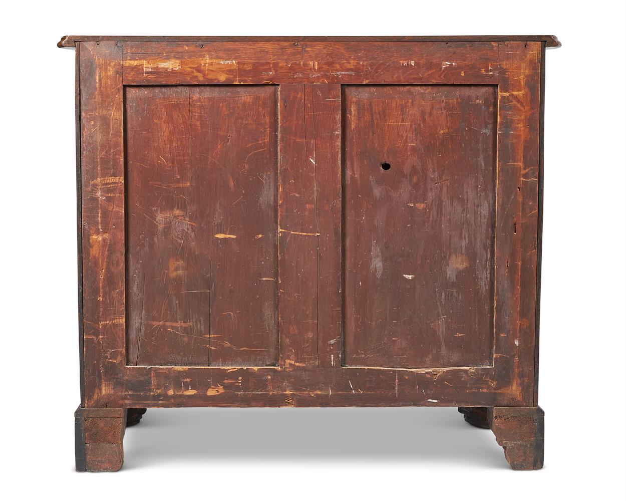 A GEORGE III MAHOGANY SERPENTINE COMMODE, IN THE MANNER OF THOMAS CHIPPENDALE - Image 10 of 11