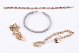 A 9 carat gold woven bracelet