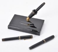 Parker, Duofold Senior, a black resin fountain pen, circa 1930