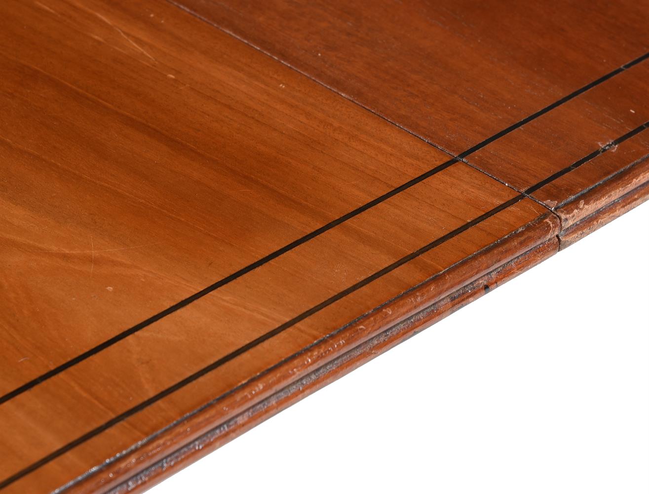 A mahogany and line inlaid twin pedestal dining table - Image 3 of 3