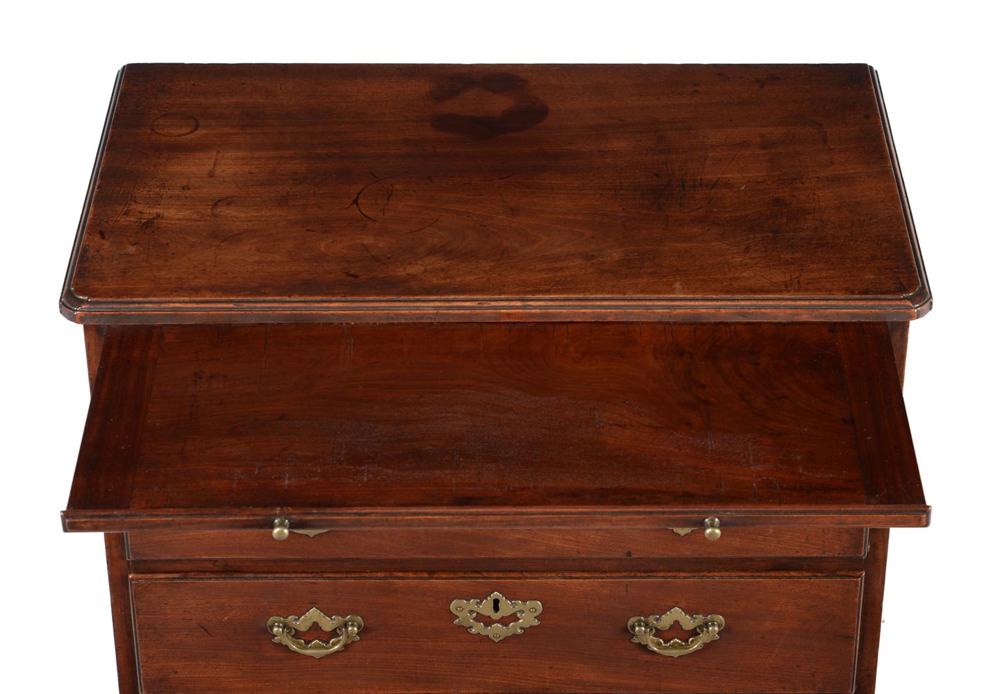 A George II mahogany chest of drawers - Image 3 of 4