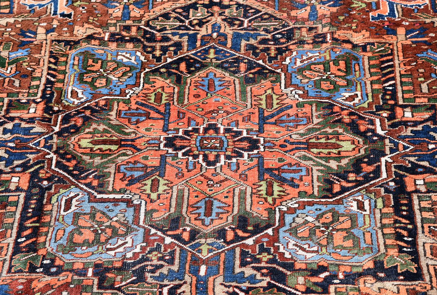 An Heriz carpet - Image 2 of 4