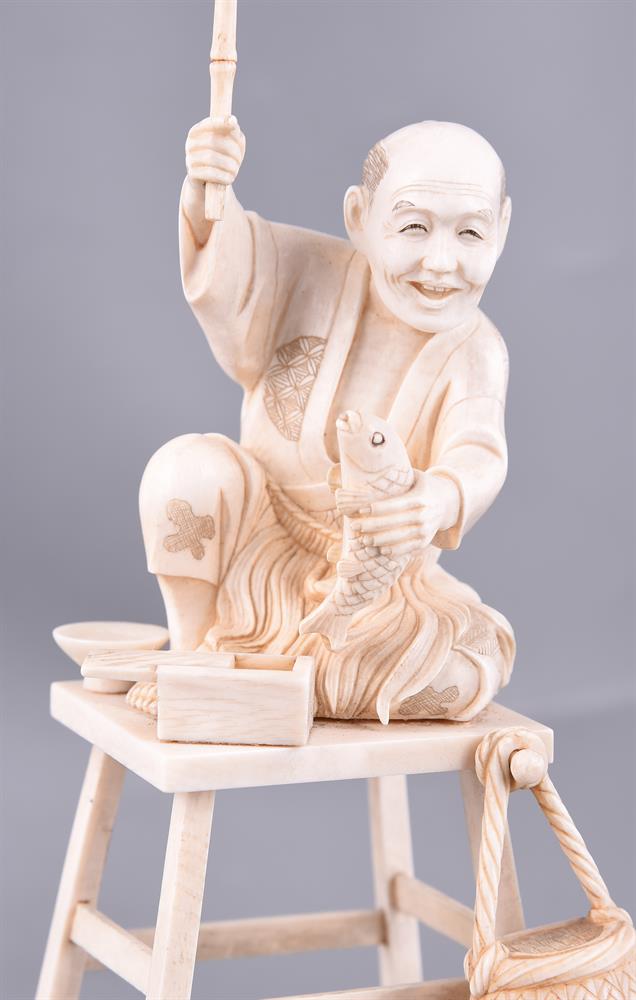 Y A Japanese Ivory Figure of a Fisherman - Image 3 of 3