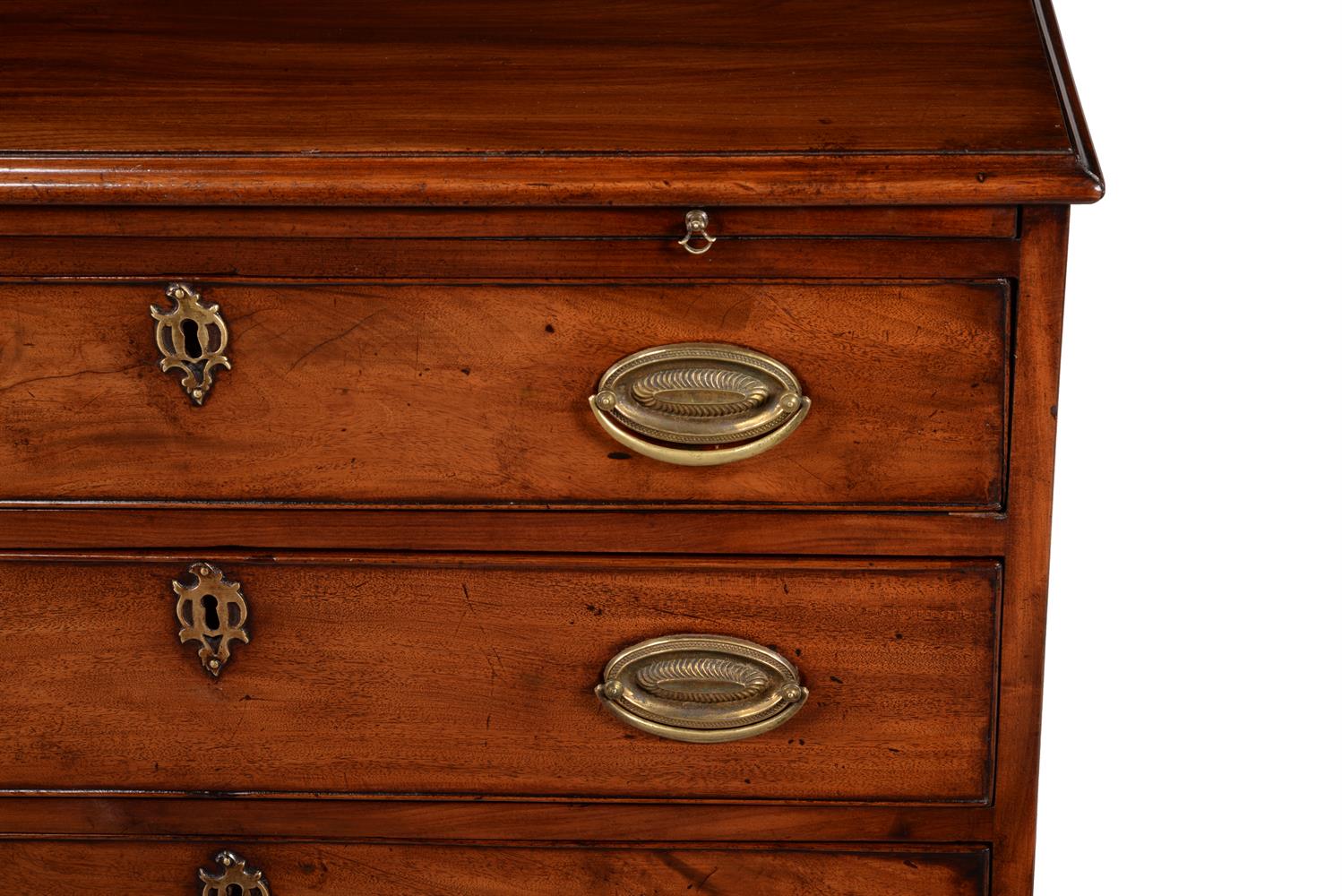 A George III mahogany chest of drawers - Image 3 of 3