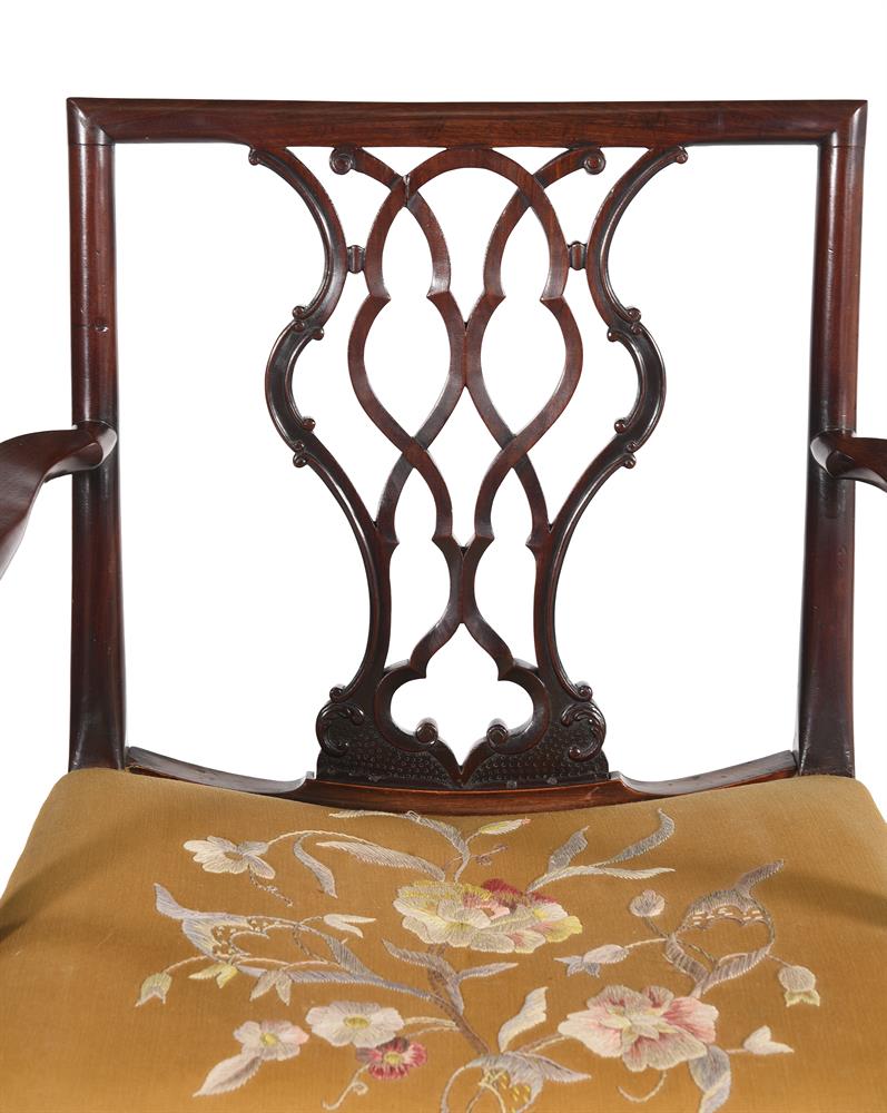 A GEORGE III MAHOGANY AND UPHOLSTERED OPEN ARMCHAIR, IN THE MANNER OF THOMAS CHIPPENDALE, CIRCA 1775 - Image 3 of 5