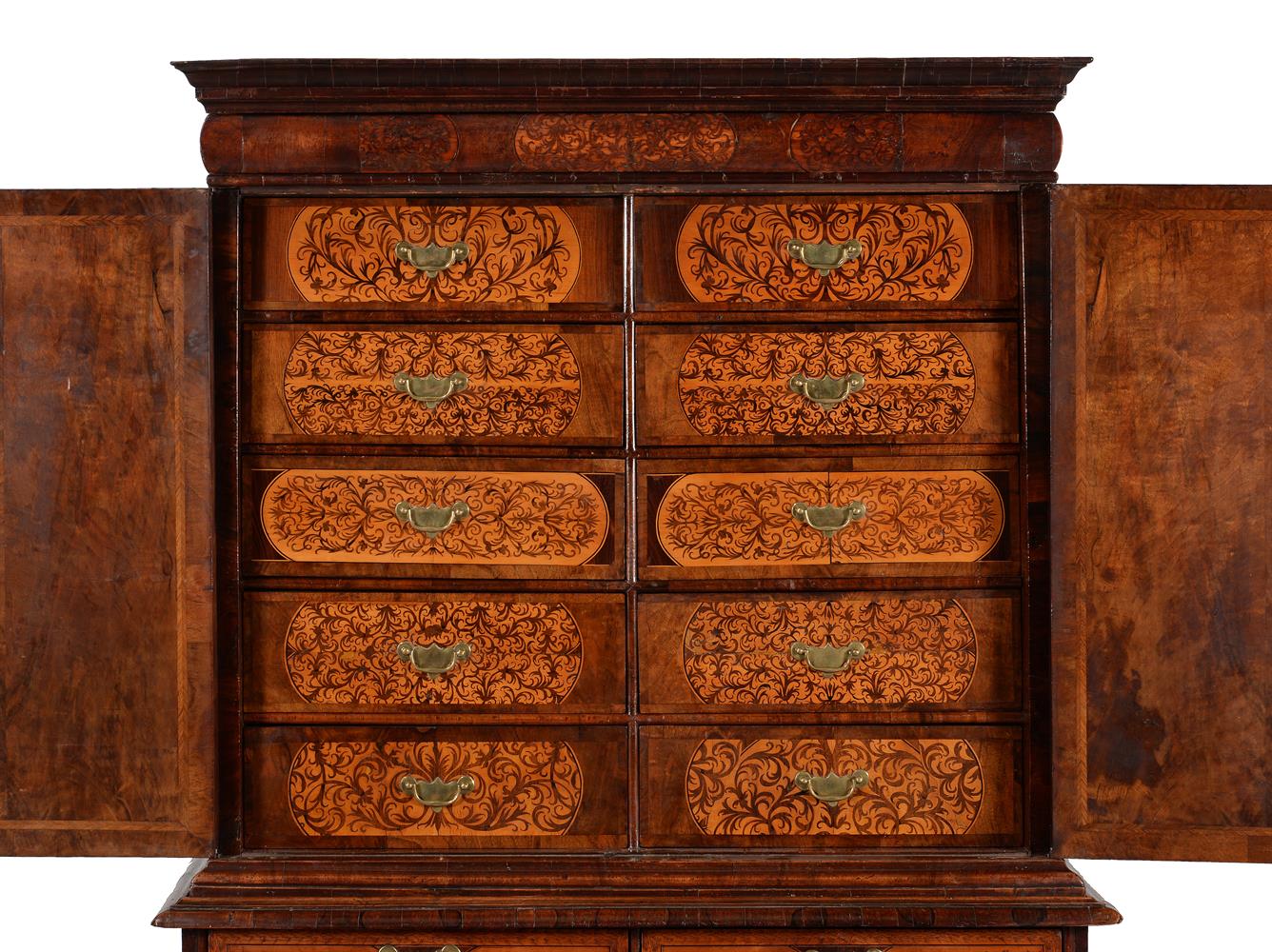 Y A WILLIAM & MARY KINGWOOD, WALNUT AND SEAWEED MARQUETRY CABINET ON CHEST, CIRCA 1690 - Image 4 of 7