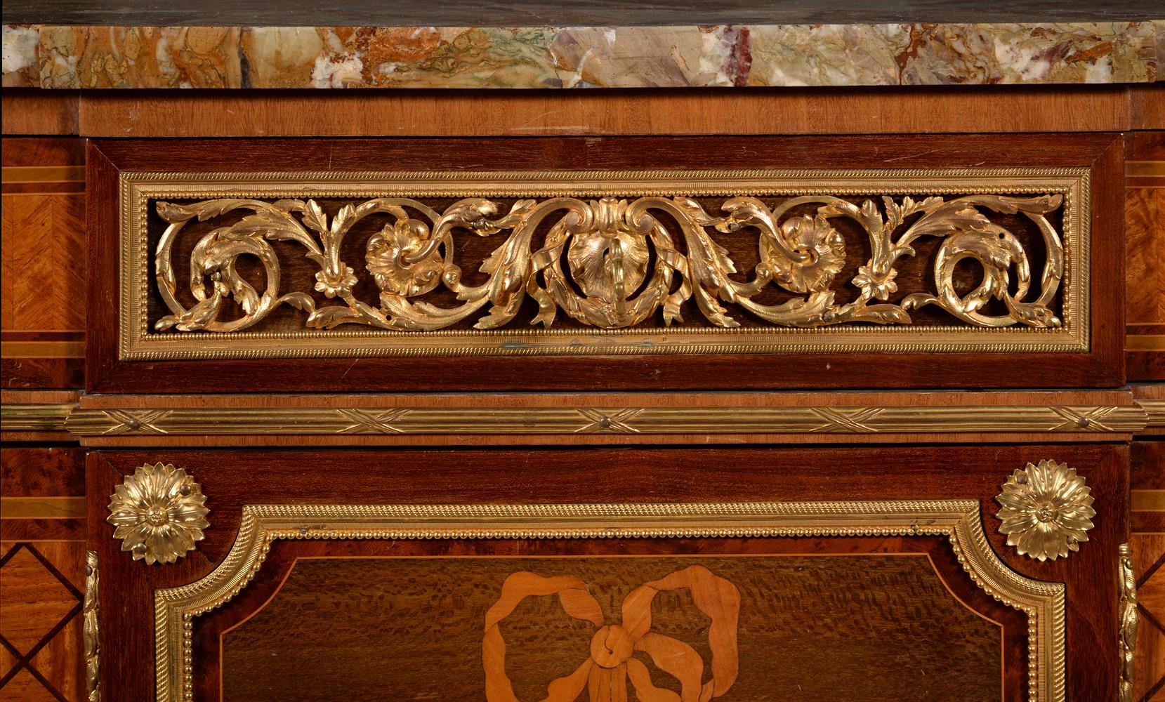 Y A FRENCH MARQUETRY, PARQUETRY AND ORMOLU MOUNTED COMMODE, IN LOUIS XVI STYLE - Image 7 of 8