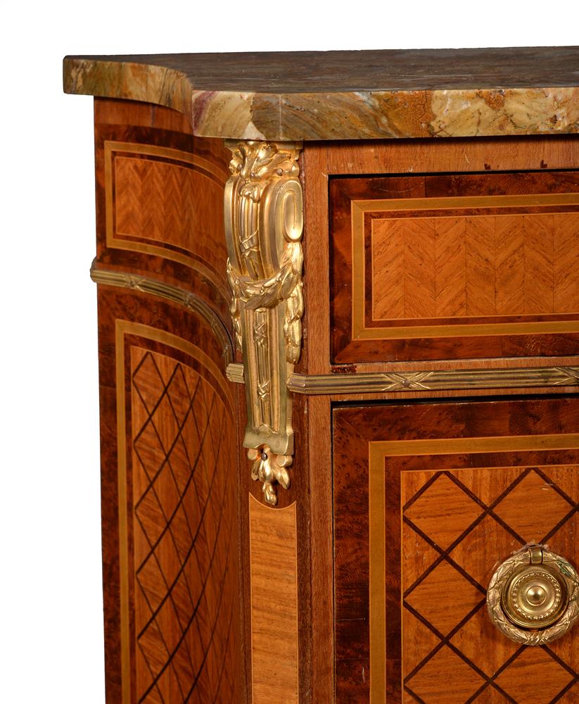 Y A FRENCH MARQUETRY, PARQUETRY AND ORMOLU MOUNTED COMMODE, IN LOUIS XVI STYLE - Image 5 of 8