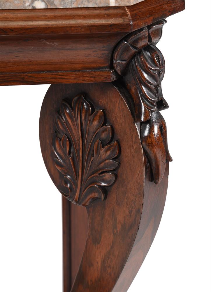 Y A GEORGE IV ROSEWOOD CONSOLE TABLE, TOGETHER WITH A GEORGE IV MAHOGANY AND ROSEWOOD WALL MIRROR - Image 4 of 9