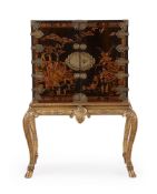 A BLACK LACQUER AND GILT CHINOISERIE DECORATED CABINET ON GILTWOOD STAND, FIRST QUARTER 20TH CENTURY