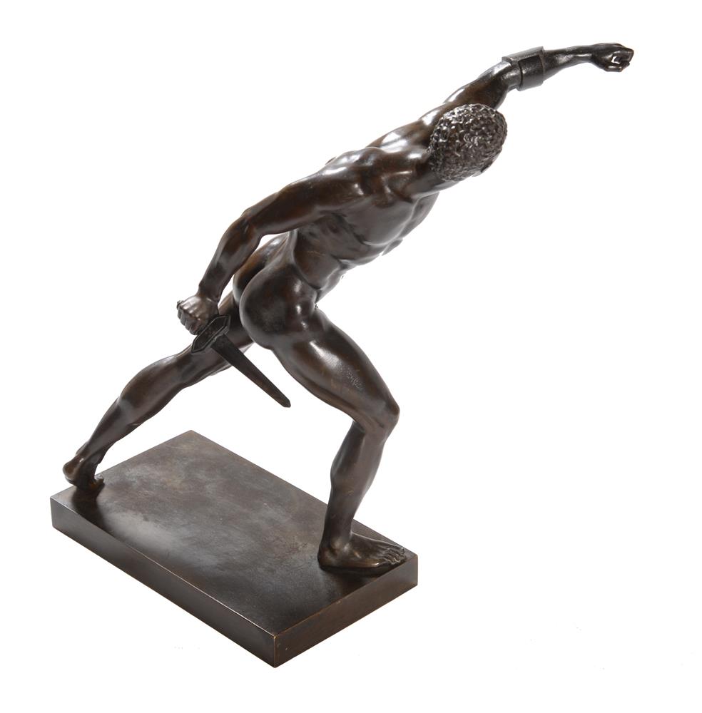 AFTER THE ANTIQUE, A 'GRAND TOUR' BRONZE FIGURE OF 'THE BORGHESE GLADIATOR', EARLY 19TH CENTURY - Image 2 of 2