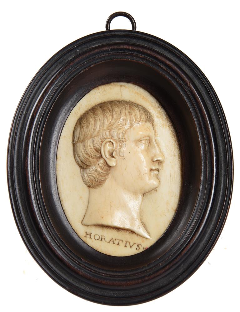 Y AN ENGLISH IVORY RELIEF OF THE ROMAN POET HORACE (65-8 BC), LATE 18TH/EARLY 19TH CENTURY - Image 2 of 3