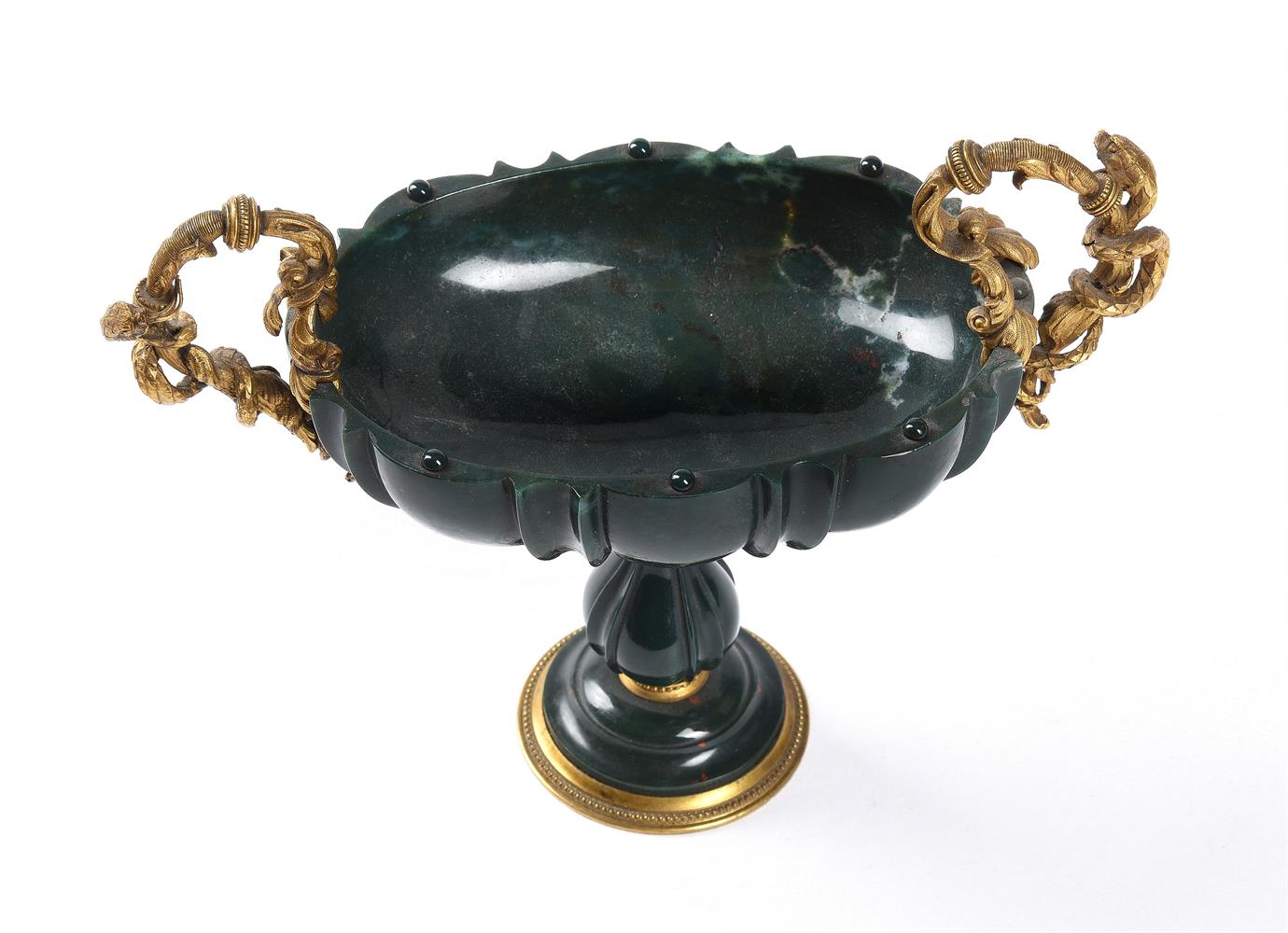 A BLOODSTONE TAZZA WITH ORMOLU MOUNTS, ITALIAN OR FRENCH, 19TH CENTURY - Image 2 of 3