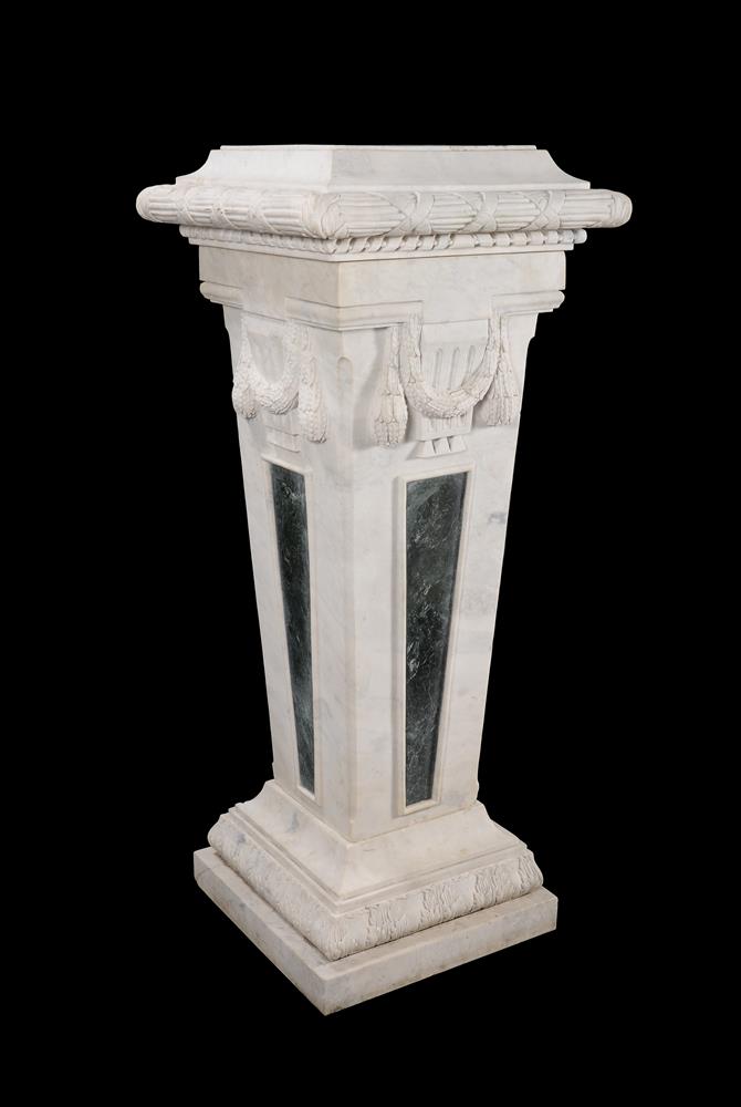 A PAIR OF WHITE MARBLE AND VERDE ANITICO PEDESTAL STANDS, IN THE NEO-CLASSICAL MANNER, 20TH CENTURY - Image 2 of 3