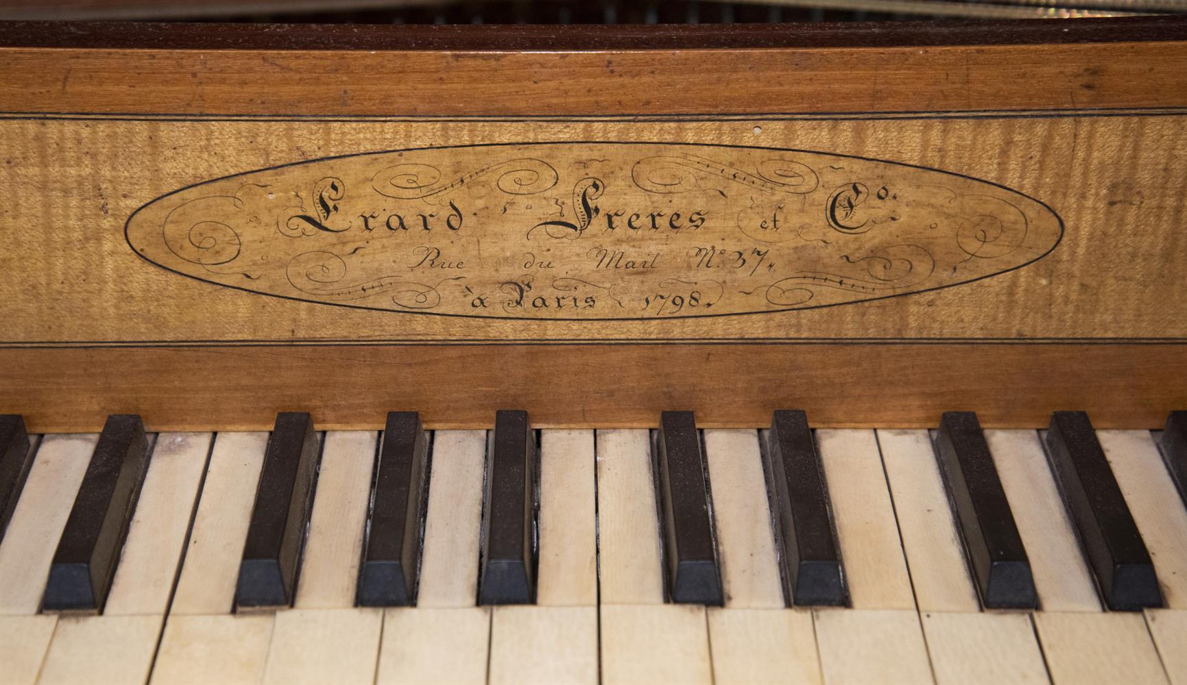 Y† ERARD, PARIS; A 5 OCTAVE FF- F3 EARLY SQUARE PIANO, 1798, NUMBER 3915 - Image 2 of 2