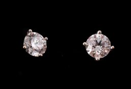 A pair of diamond earstuds