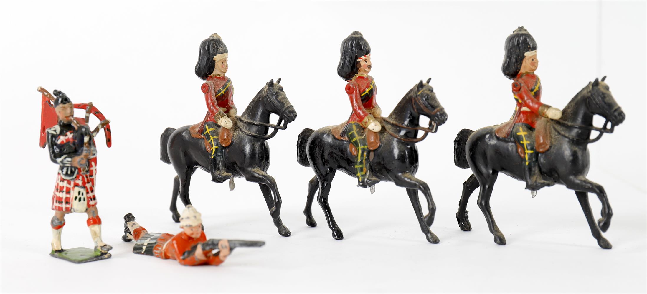 Britains Higlanders from various sets - Image 15 of 17