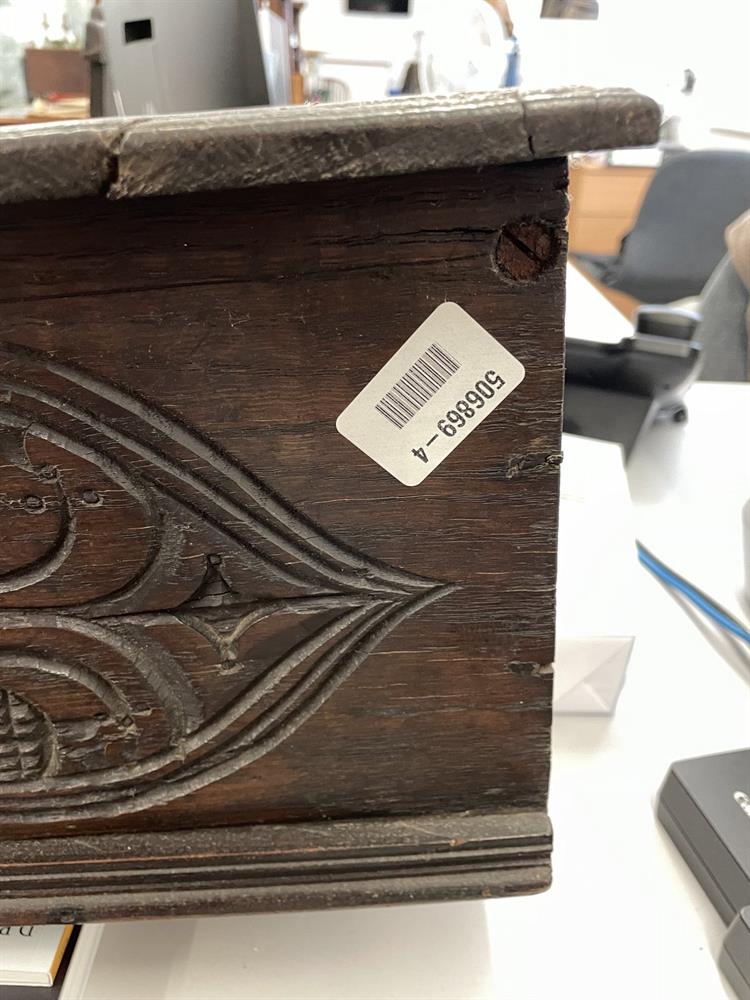 A 17th century and later oak box with carved decoration - Image 4 of 10