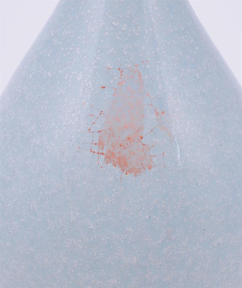 A Chinese blue glazed vase - Image 3 of 4