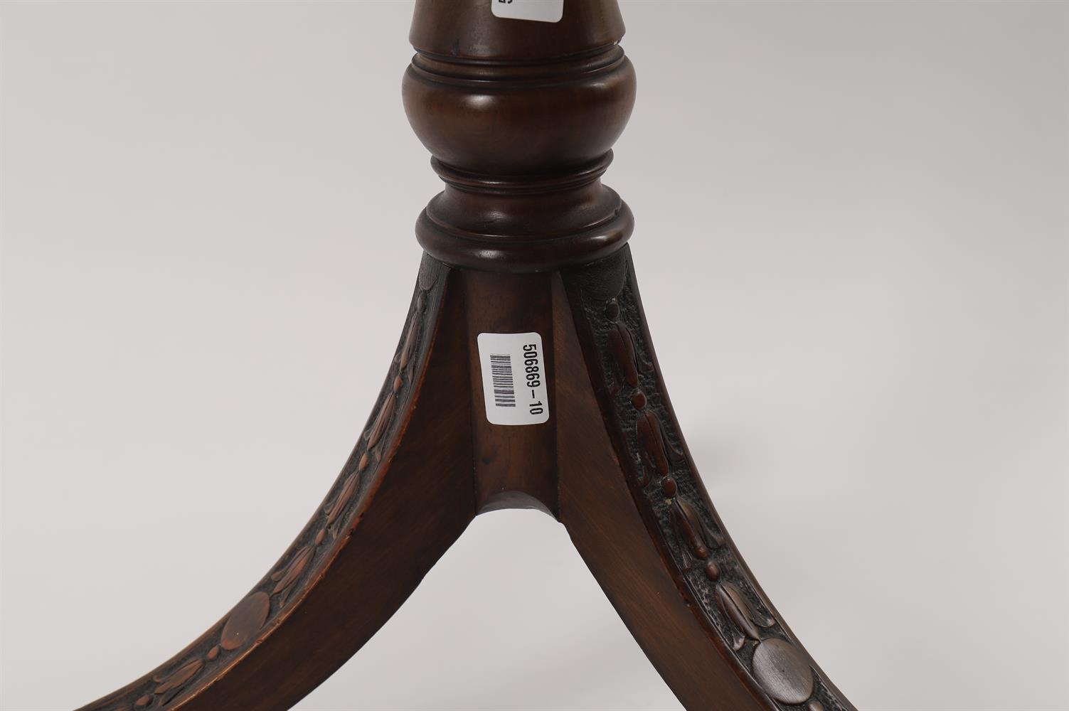 An early 19th century and later mahogany circular tripod table - Image 4 of 8