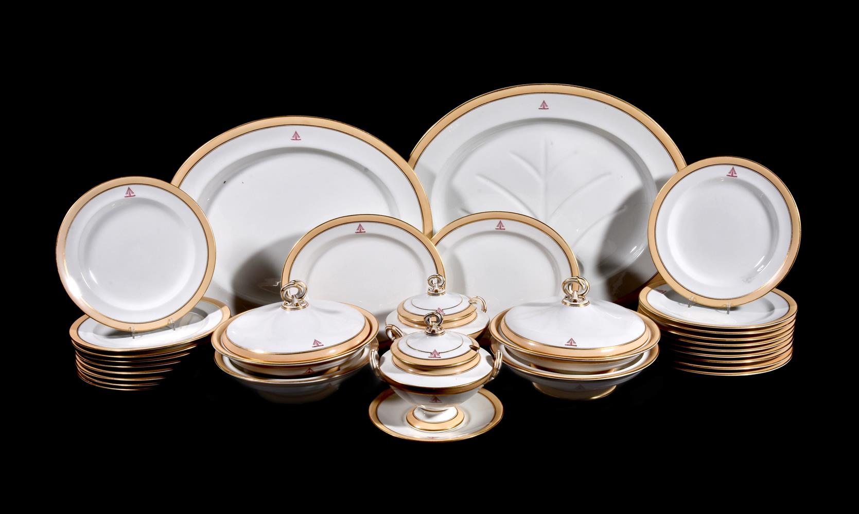 A Royal Worcester crested part dinner service - Bild 2 aus 4