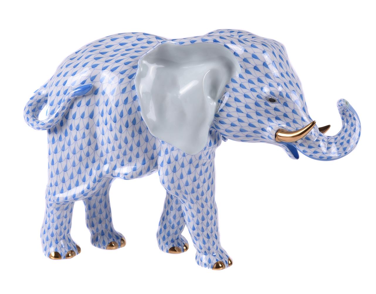 A modern Herend (blue fishscale) Elephant - Image 2 of 3