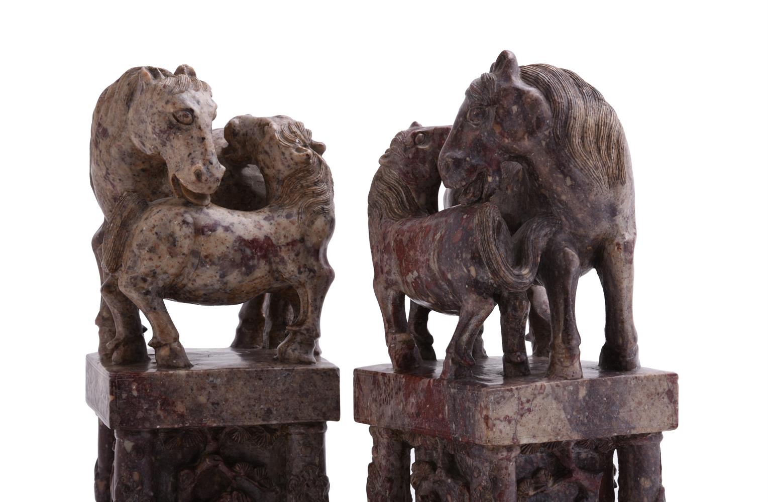 An attractive large pair of Chinese 'Horse' soapstone 'seal' carvings - Image 4 of 8