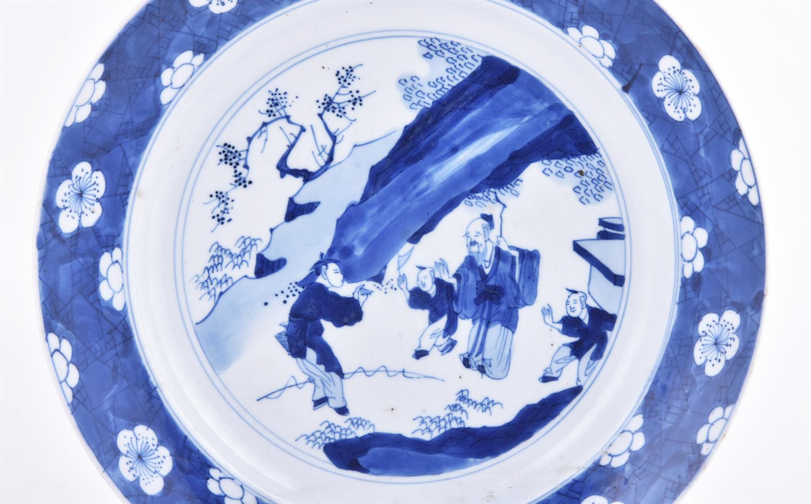 A Chinese porcelain blue and white ten-sided deep saucer dish - Image 3 of 5