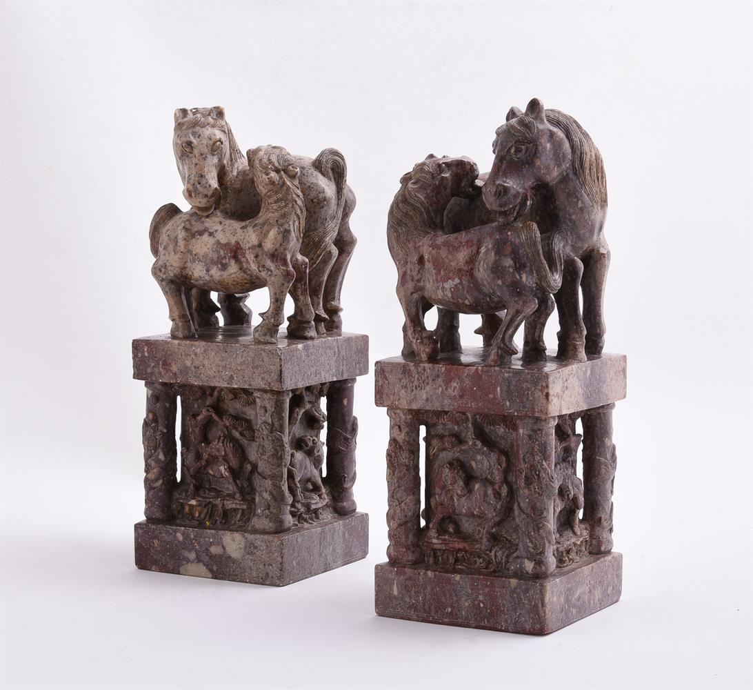 An attractive large pair of Chinese 'Horse' soapstone 'seal' carvings - Image 2 of 8