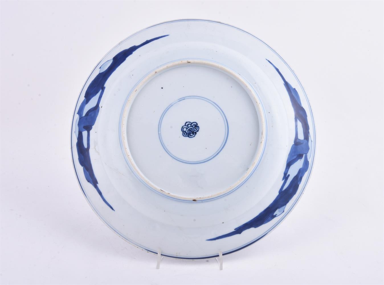 A Chinese porcelain blue and white ten-sided deep saucer dish - Image 5 of 5