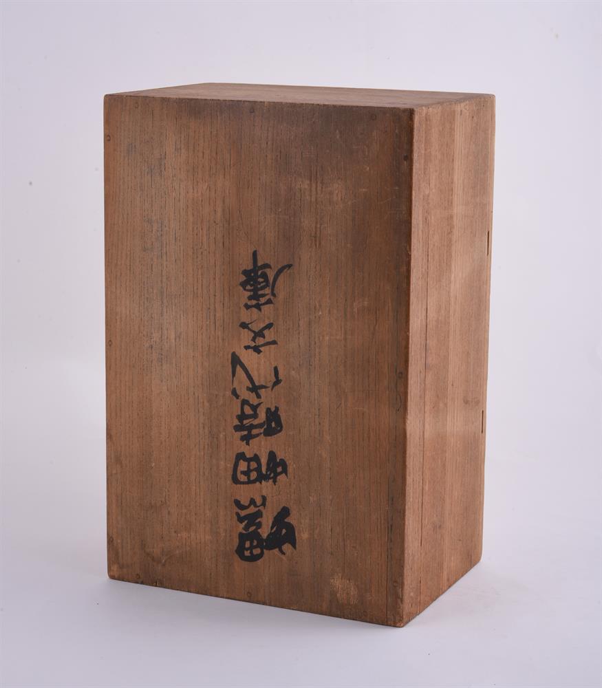 A Chinese black lacquer inlaid box and cover - Image 4 of 5