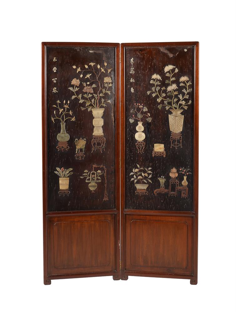 A pair of Chinese hardwood screens with hardstone inlay - Image 9 of 14