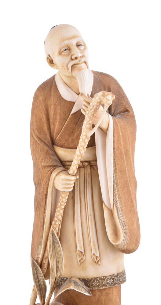 Y A Japanese Carved Ivory Figure of a Chinese sage - Image 2 of 4