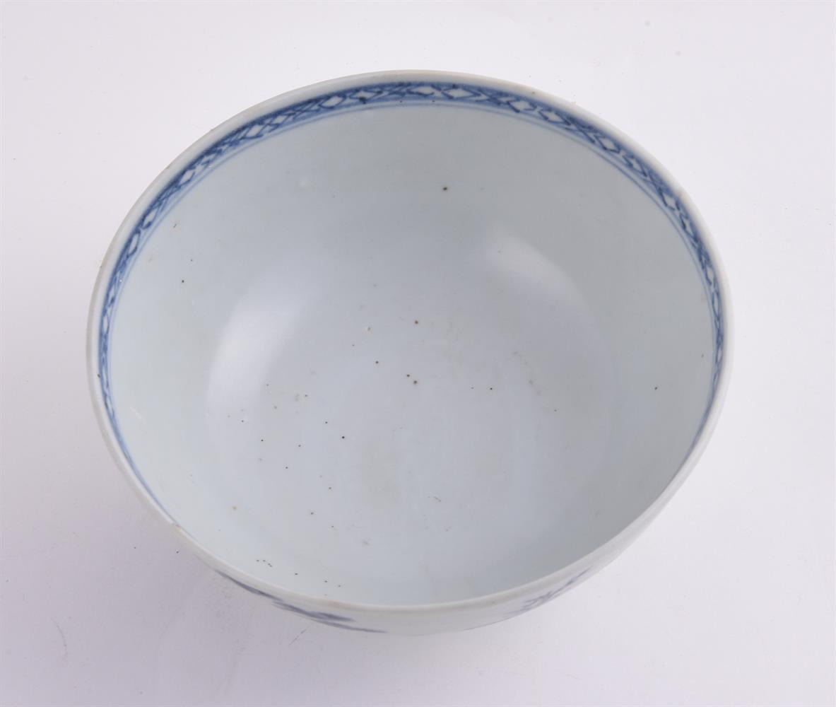 A group of Chinese 'Nanking Cargo' porcelain - Image 5 of 12