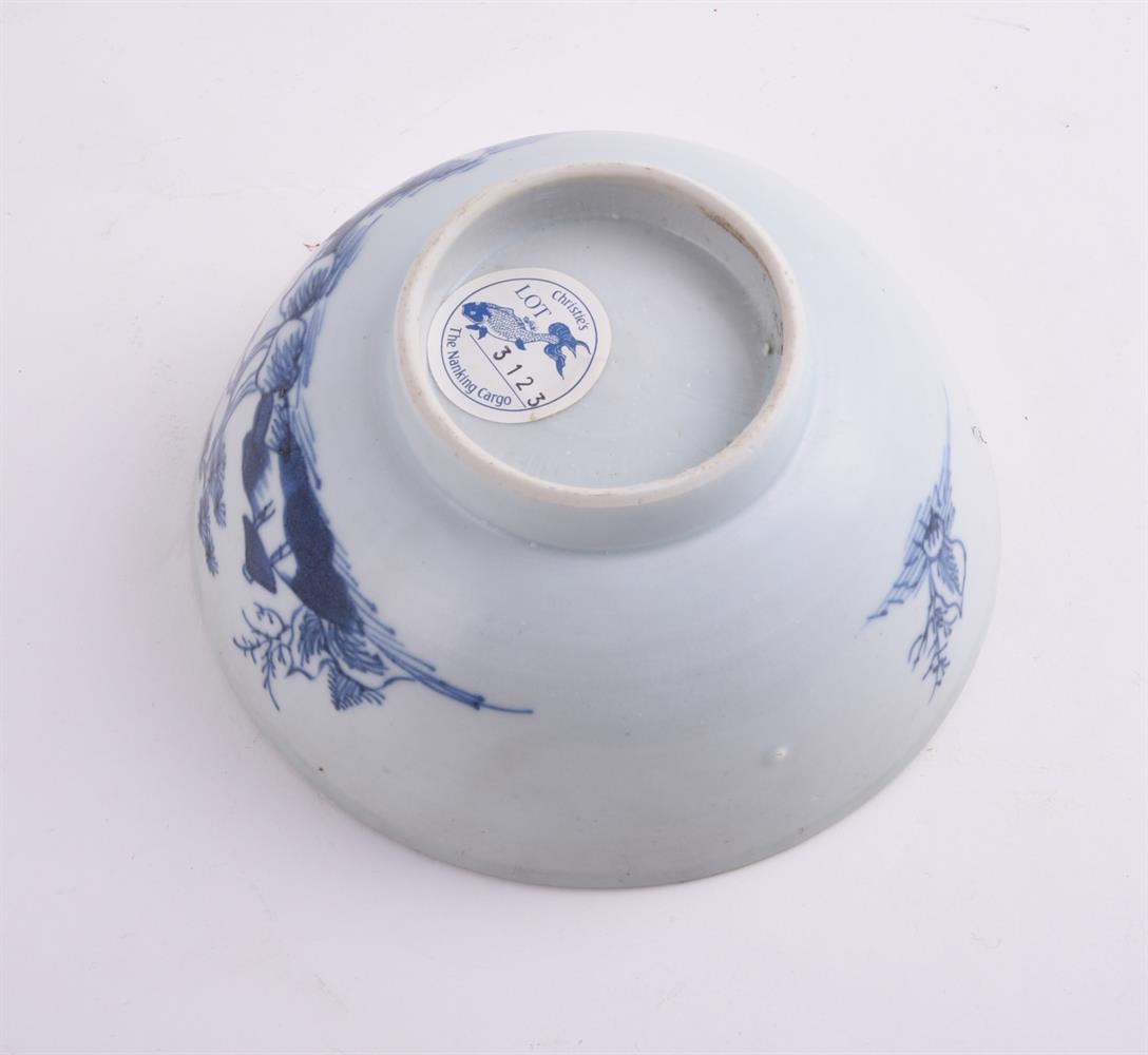 A group of Chinese 'Nanking Cargo' porcelain - Image 6 of 12