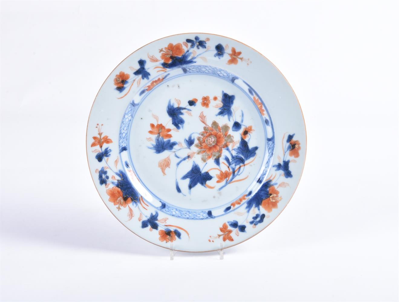 A pair of Chinese Imari circular dishes - Image 3 of 5