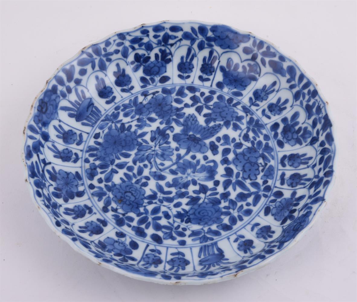 A Chinese blue and white dish - Image 3 of 6