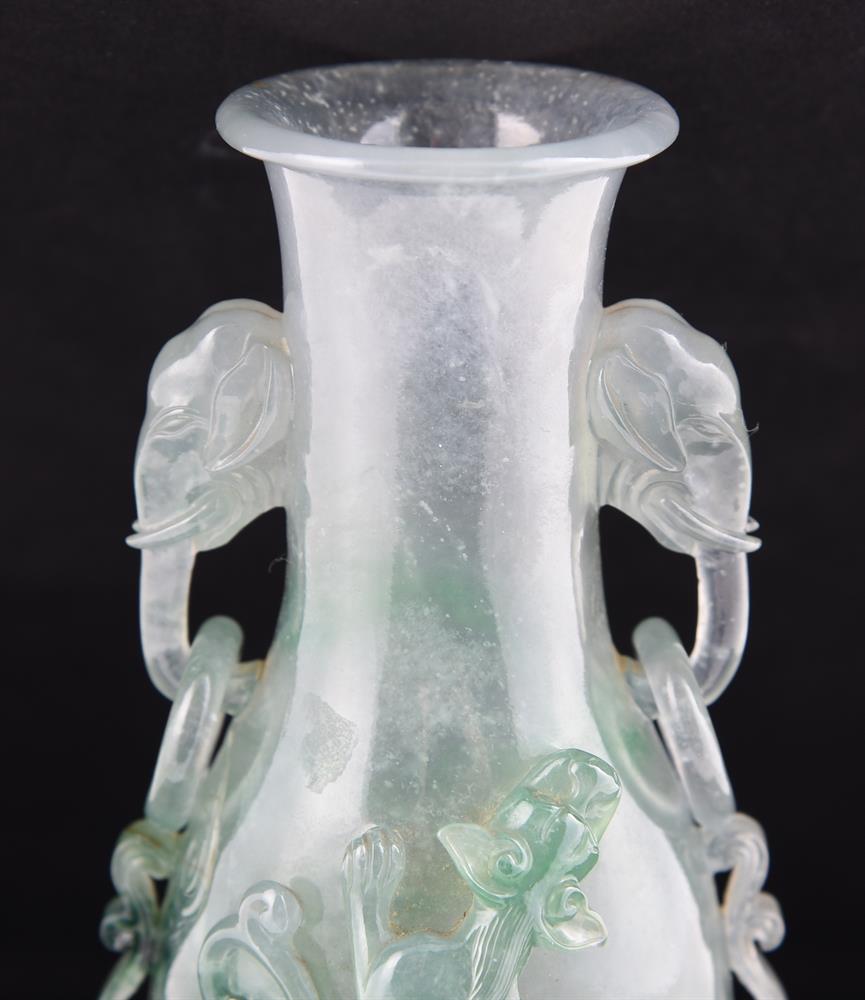 A Chinese green hardstone 'Dragon' vase - Image 5 of 5