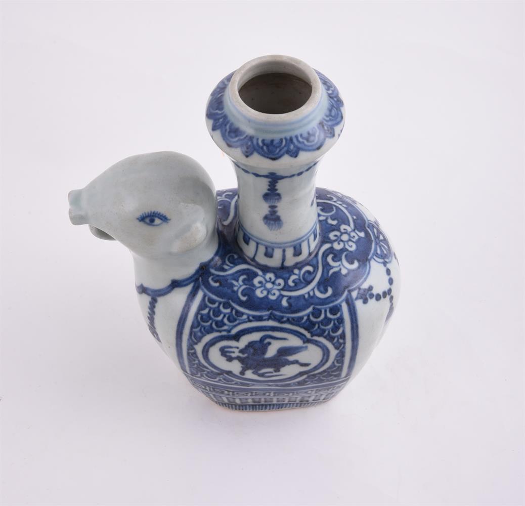 A Chinese blue and white kendi - Image 3 of 6