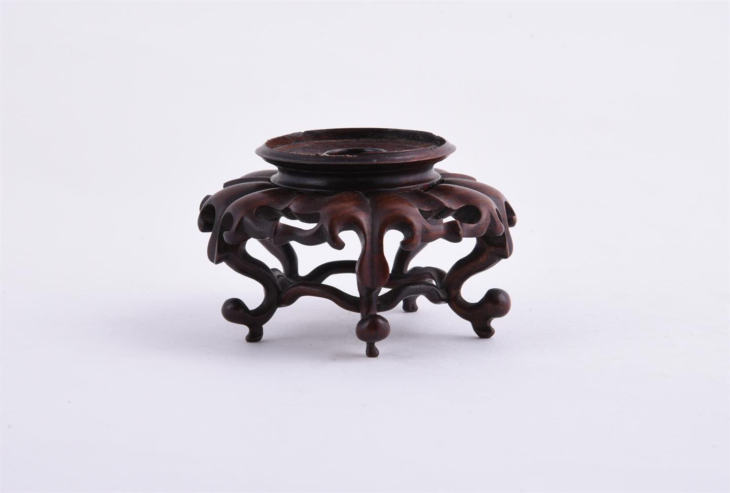 A small group of Chinese items - Image 4 of 10