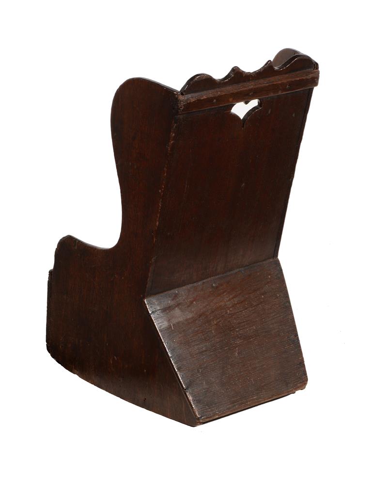 A Welsh oak lambing chair - Image 2 of 2