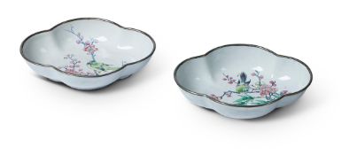 A PAIR OF CHINESE LOBED ENAMEL DISHES, 19TH/20TH CENTURY