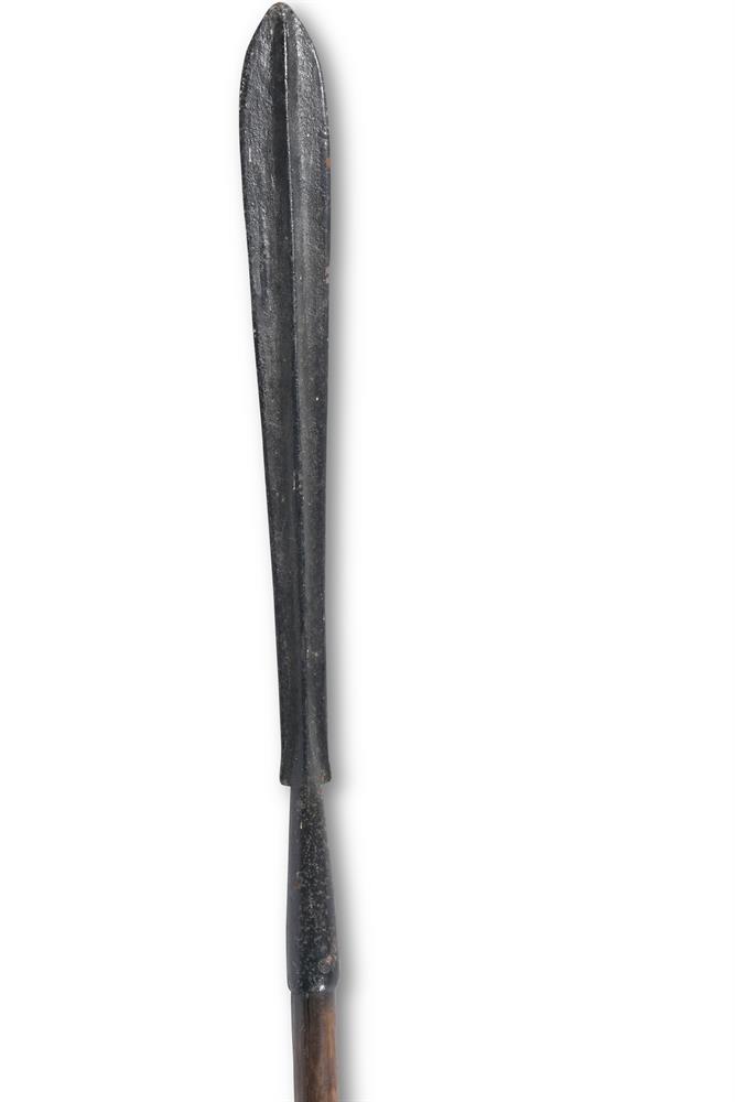 AN AFRICAN SPEAR, POSSIBLY MASAI - Bild 2 aus 3