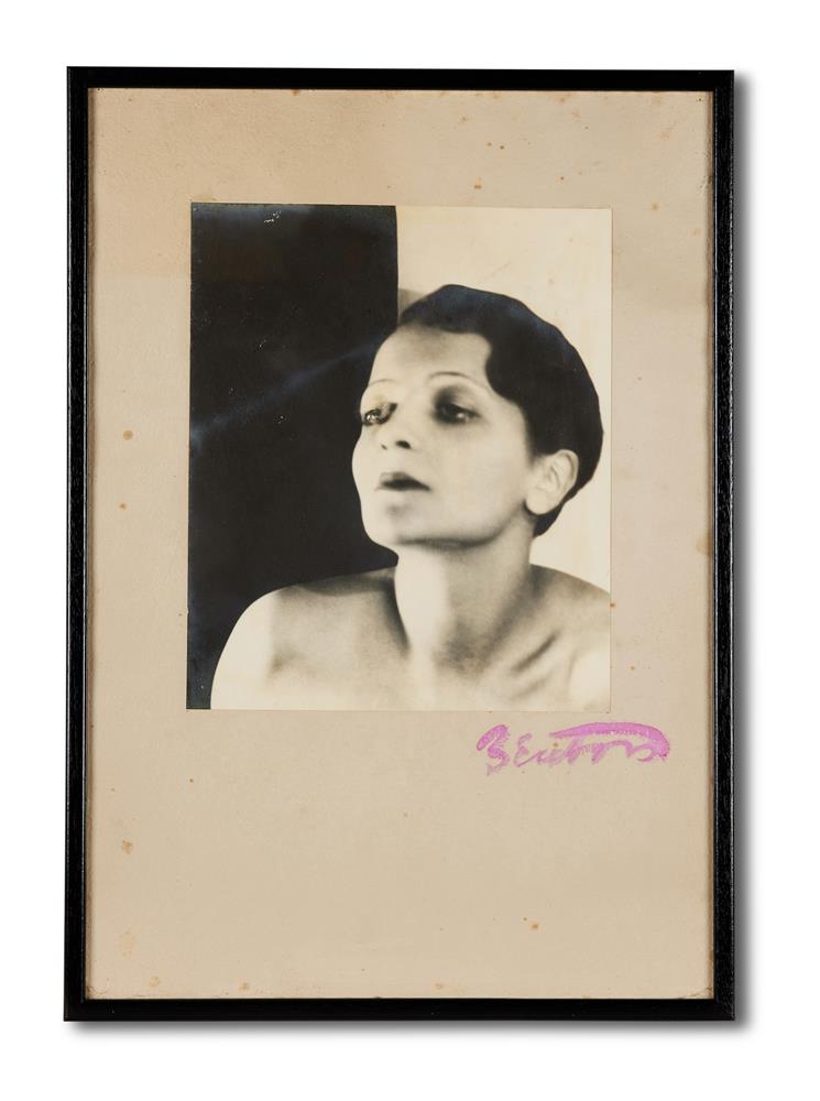 λ CECIL BEATON (BRITISH 1904-1980), GEORGIA SITWELL, CIRCA 1927 (2) - Bild 3 aus 4