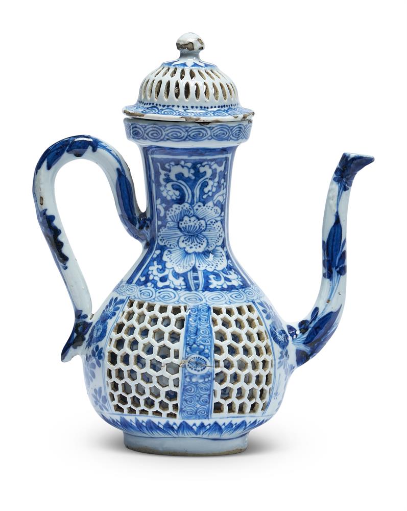 A CHINESE BLUE AND WHITE DOUBLE WALLED EWER, EARLY KANGXI - Image 2 of 2