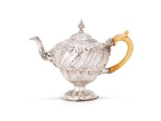 Y A VICTORIAN SILVER OGEE TEA POT, HENRY STRATFORD, SHEFFIELD 1886