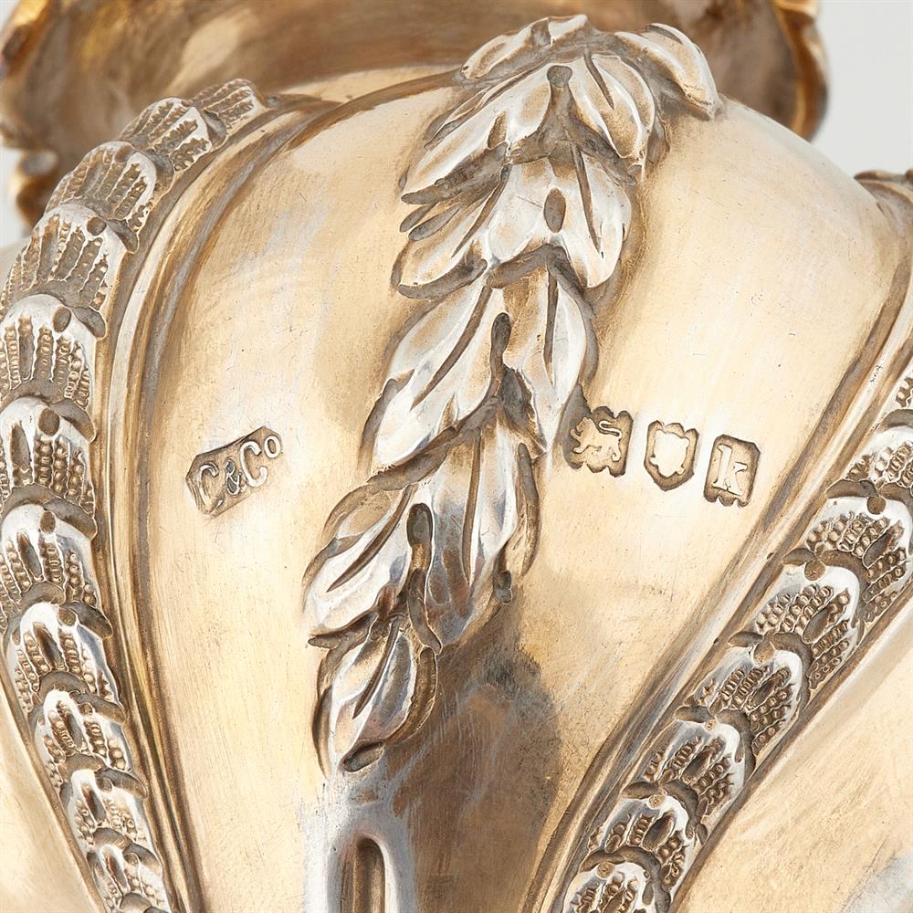 A PAIR OF EDWARDIAN SILVER GILT INVERTED BALUSTER VASES BY CARRINGTON & CO. - Image 2 of 2