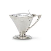 AN EDWARDIAN ARTS AND CRAFTS HAMMERED SILVER COVERED CREAM JUG BY OMAR RAMSDEN & ALWYN CARR