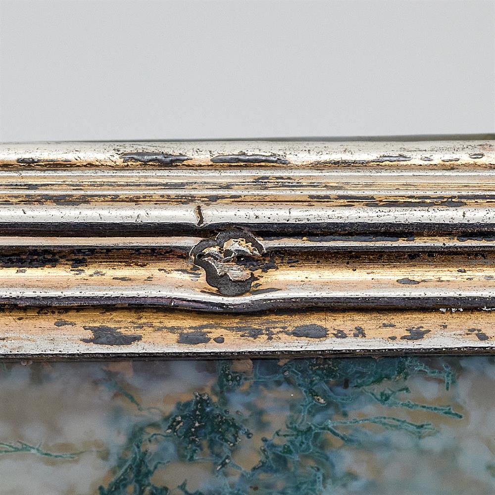 A LATE 18TH CENTURY FRENCH SILVER MOUNTED MOSS AGATE TABLE SNUFF BOX - Image 2 of 3